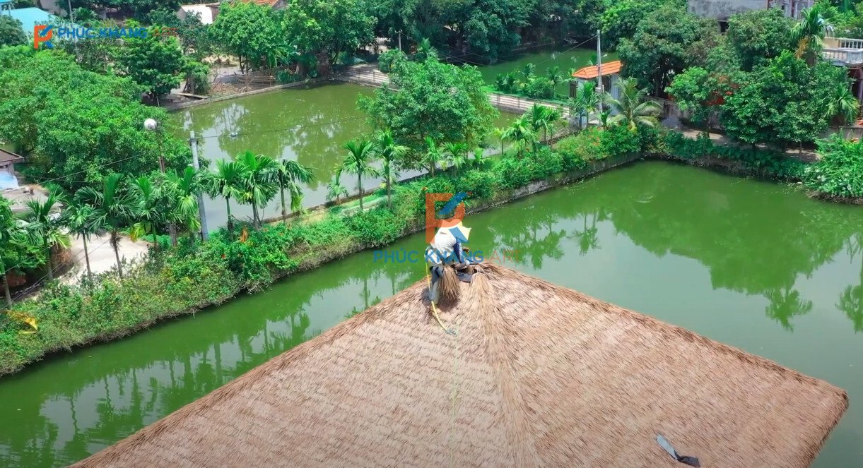 Biệt thự Bằng Rơm Nhân Tạo ven hồ tại Hà Nam